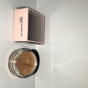 Apricot Twist eye cream